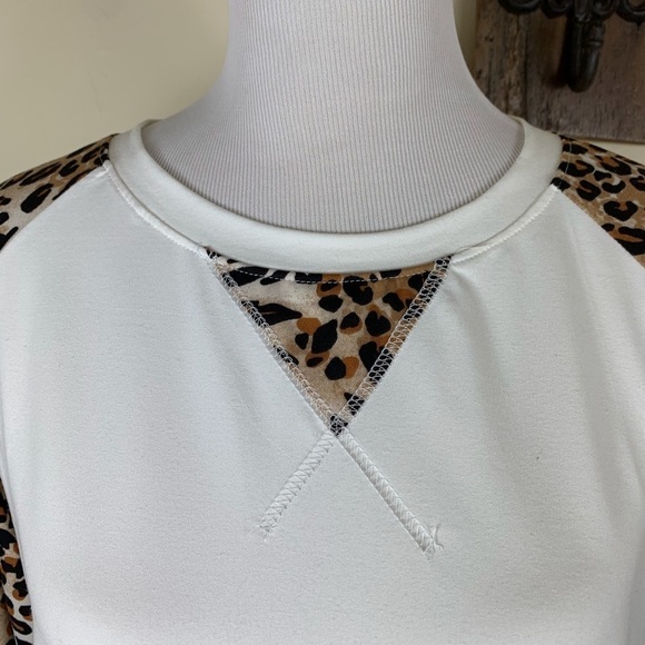 LEO ROSSI KNIT TOP - Picture 4 of 7